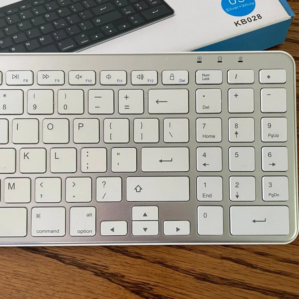 OMOTON Keyboard with Numeric, Ultra Slim Wireless Bluetooth Keyboard